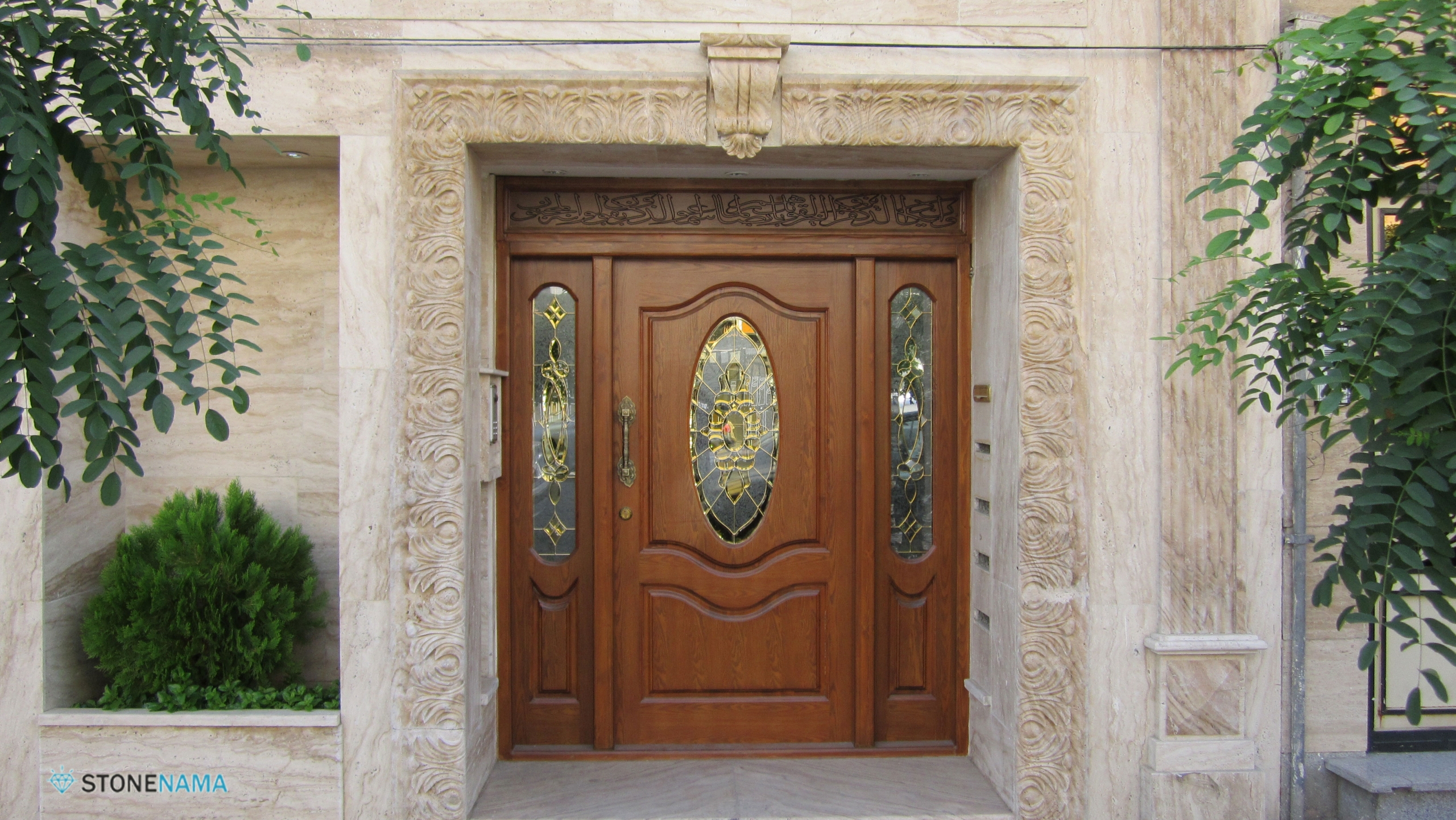 قاب درب سنگی رومی